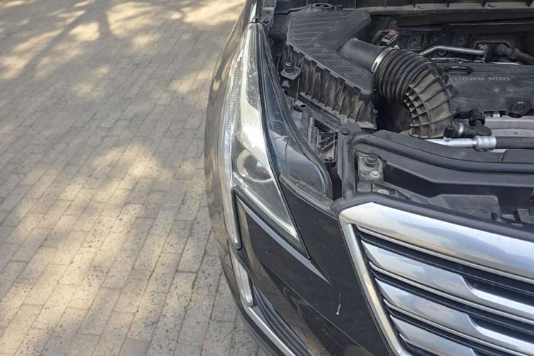 Used Cadillac XT5 2018 25T Luxury Model Right Front Headlight