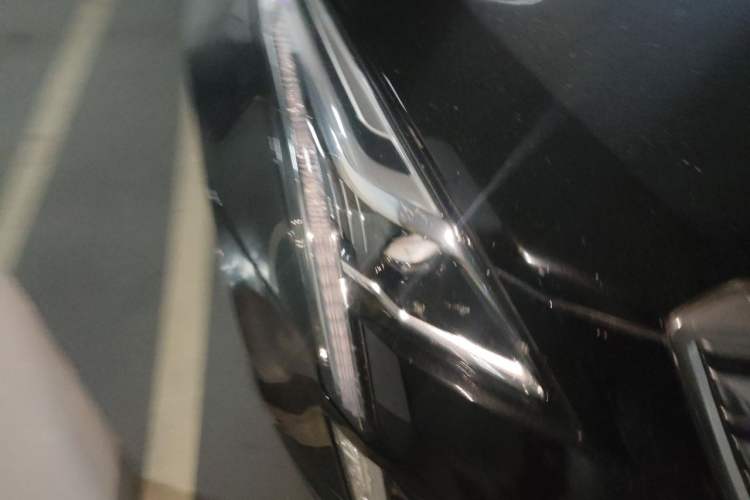 Used Cadillac XT5 2018 28E Four-Wheel Drive Leading Version Right Front Headlight