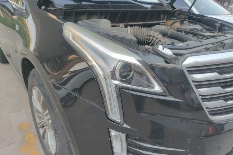 Used Cadillac XT5 2018 25T Luxury Model Right Front Headlight