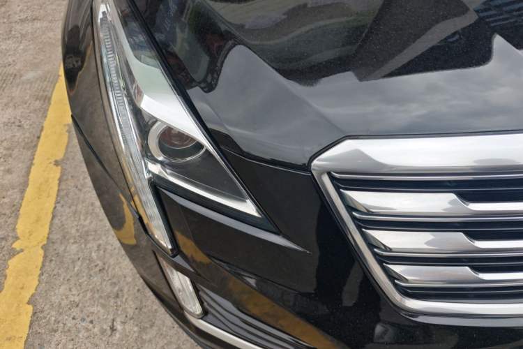 Used Cadillac XT5 2018 28E Four-Wheel Drive Leading Version Right Front Headlight