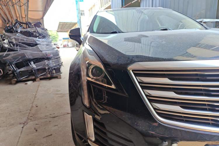 Used Cadillac XT5 2018 25T Luxury Model Right Front Headlight