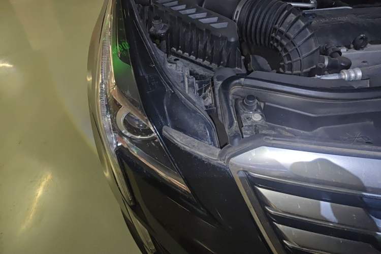 Used Cadillac XT5 2018 25T Luxury Model Right Front Headlight