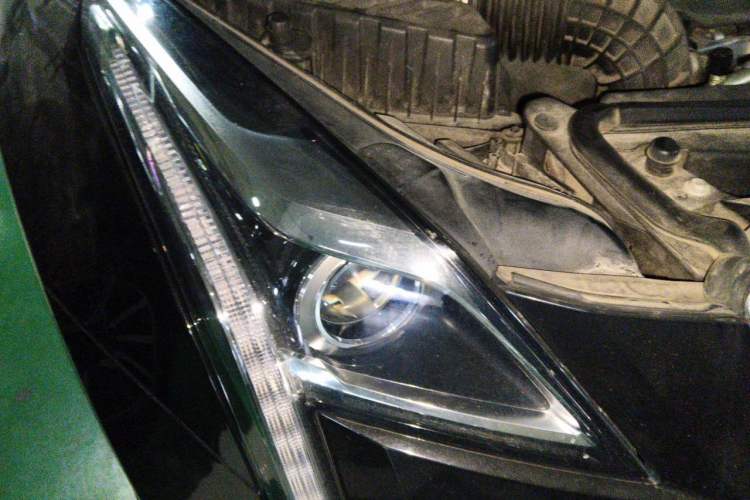 Used Cadillac XT5 2018 25T Luxury Model Right Front Headlight