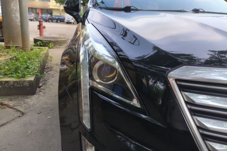 Used Cadillac XT5 2018 25T Luxury Model Right Front Headlight