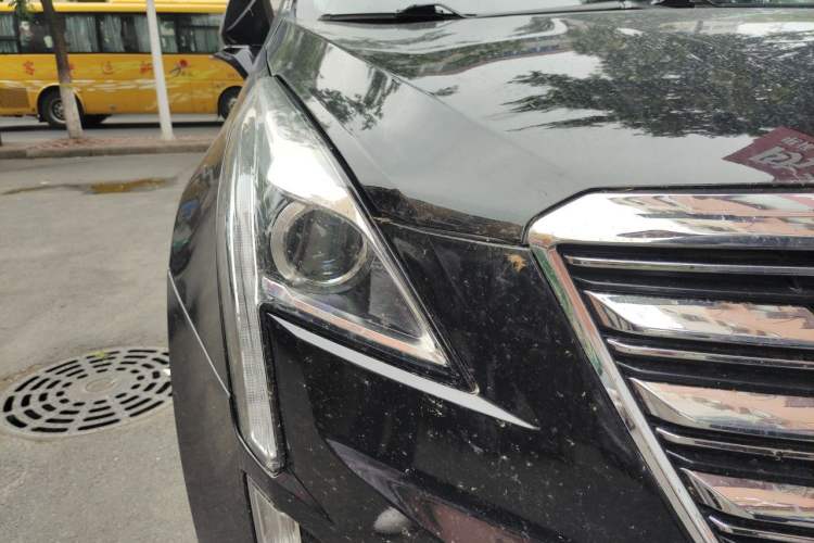 Used Cadillac XT5 2018 25T Luxury Model Right Front Headlight
