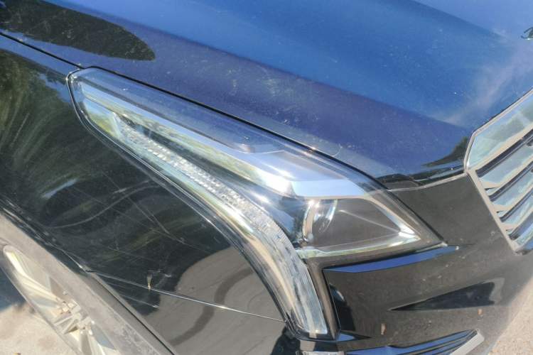 Used Cadillac XT5 2018 25T Luxury Model Right Front Headlight