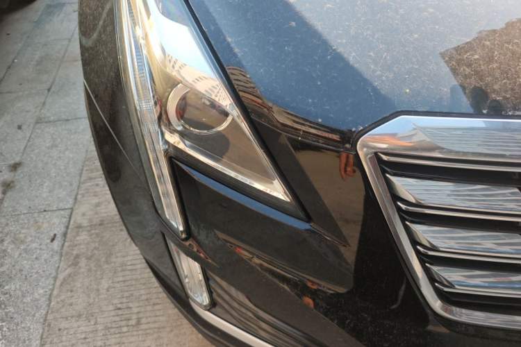 Used Cadillac XT5 2018 25T Luxury Model Right Front Headlight