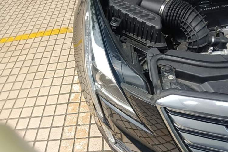 Used Cadillac XT5 2018 25T Luxury Model Right Front Headlight