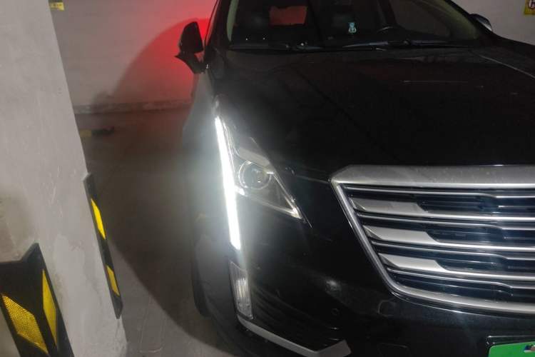 Used Cadillac XT5 2018 25T Luxury Model Right Front Headlight