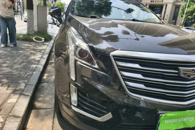 Used Cadillac XT5 2018 25T Luxury Model Right Front Headlight