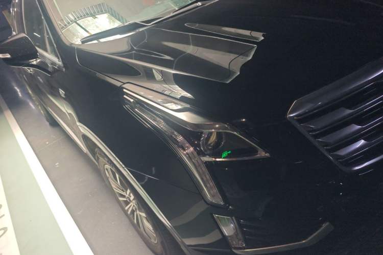 Used Cadillac XT5 2018 25T Luxury Model Right Front Headlight