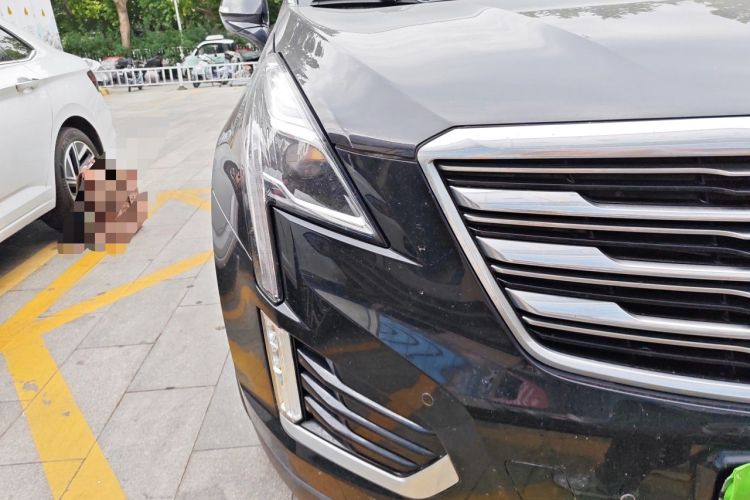 Used Cadillac XT5 2018 28T Four-Wheel Drive Luxury Model Right Front Headlight