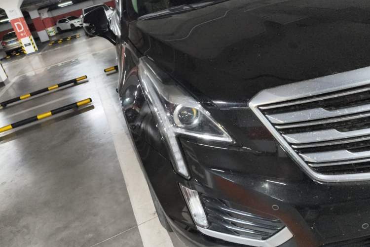 Used Cadillac XT5 2018 25T Luxury Model Right Front Headlight