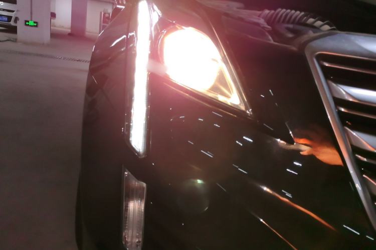 Used Cadillac XT5 2018 25T Luxury Model Right Front Headlight