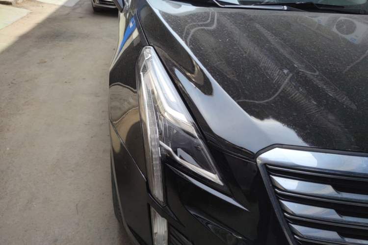 Used Cadillac XT5 2018 25T Luxury Model Right Front Headlight