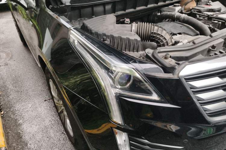 Used Cadillac XT5 2018 25T Luxury Model Right Front Headlight