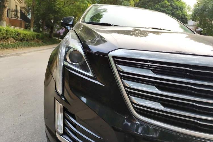Used Cadillac XT5 2018 25T Luxury Model Right Front Headlight