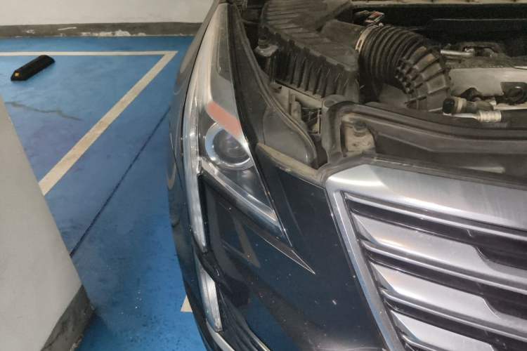 Used Cadillac XT5 2018 25T Luxury Model Right Front Headlight
