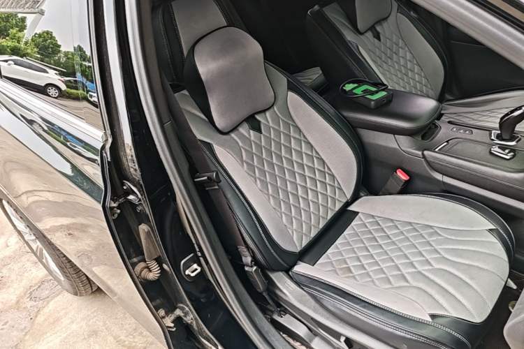 Used Cadillac XT5 2018 28E Four-Wheel Drive Tech Version Right Front Seat