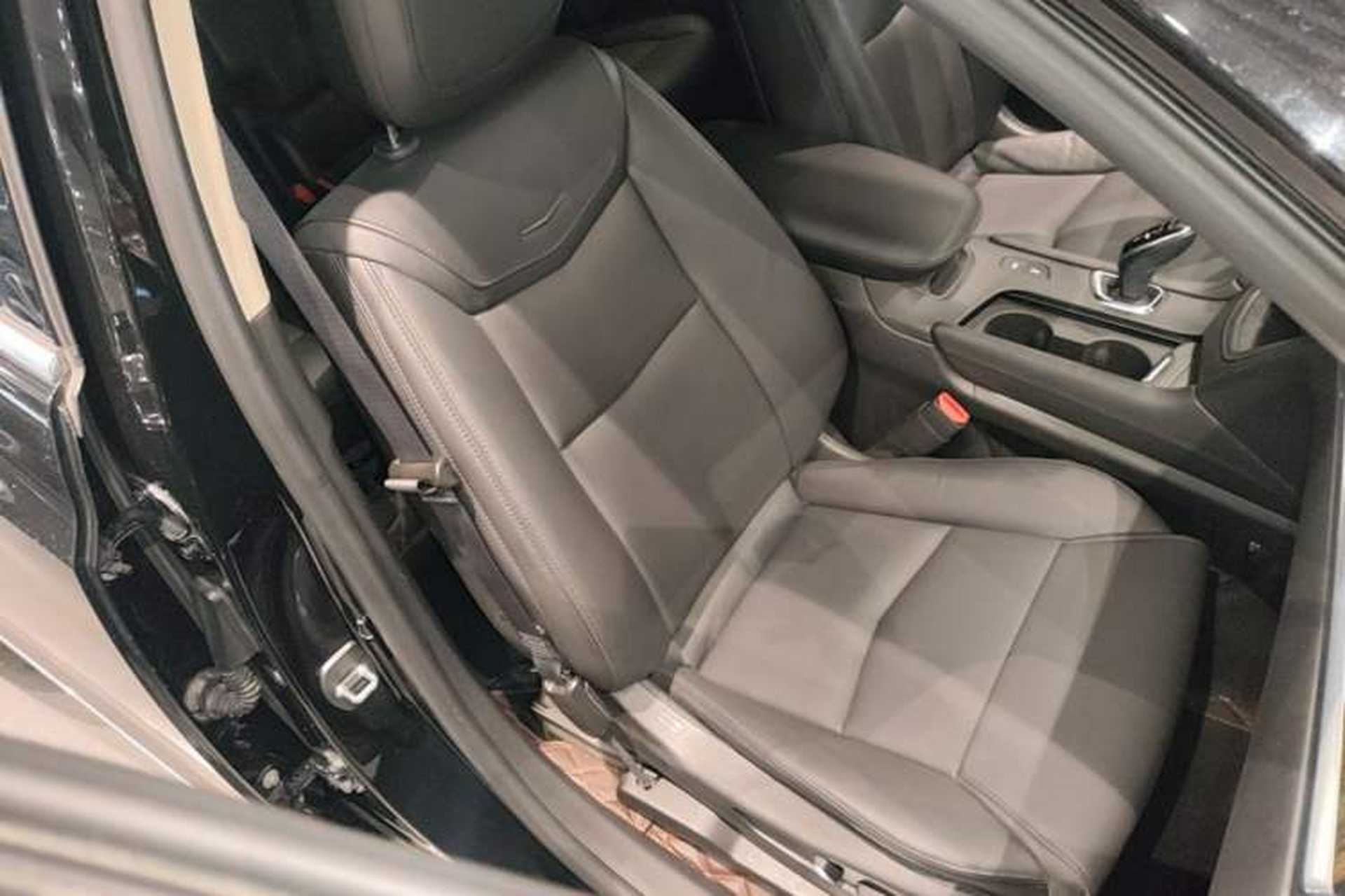 Used Cadillac XT5 2018 25T Luxury Model Right Front Seat