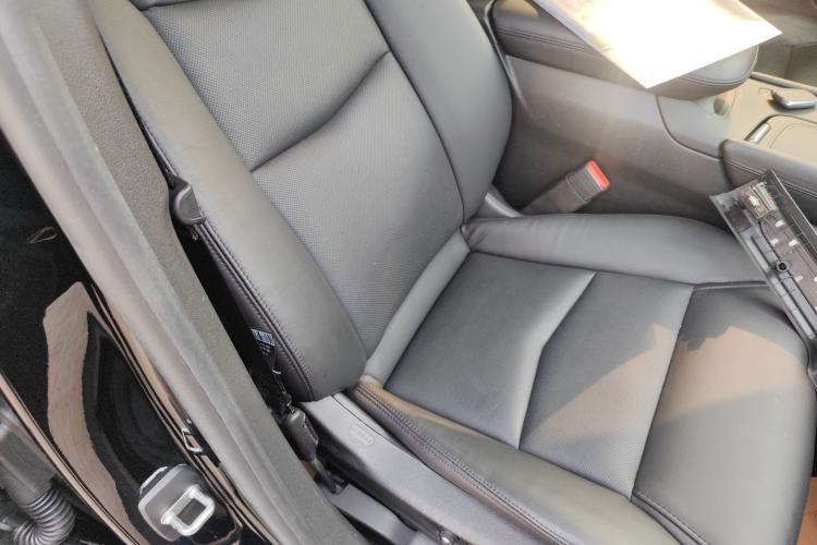 Used Cadillac XT5 2018 28T Four-Wheel Drive Luxury Model Right Front Seat