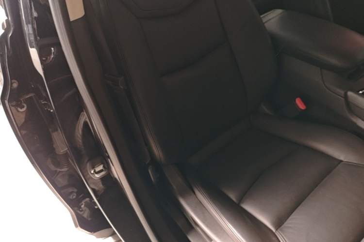 Used Cadillac XT5 2018 25T Luxury Model Right Front Seat