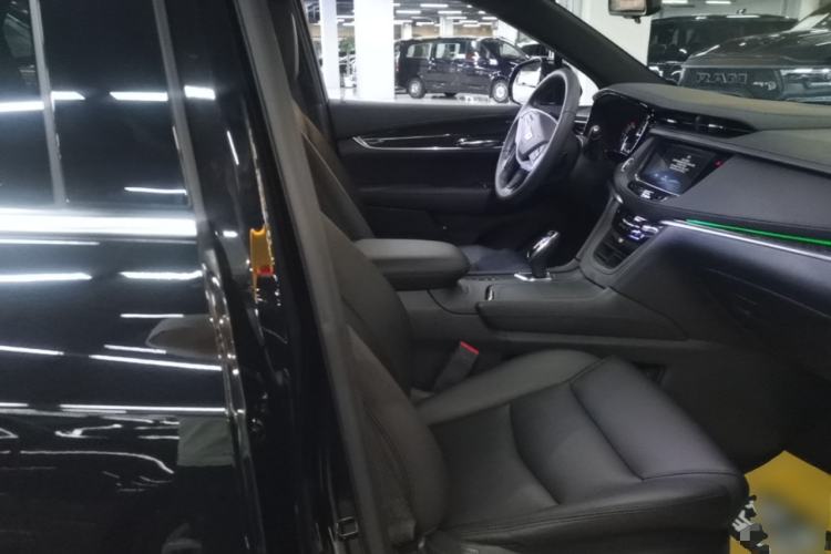 Used Cadillac XT5 2018 28E Four-Wheel Drive Tech Version Right Front Seat