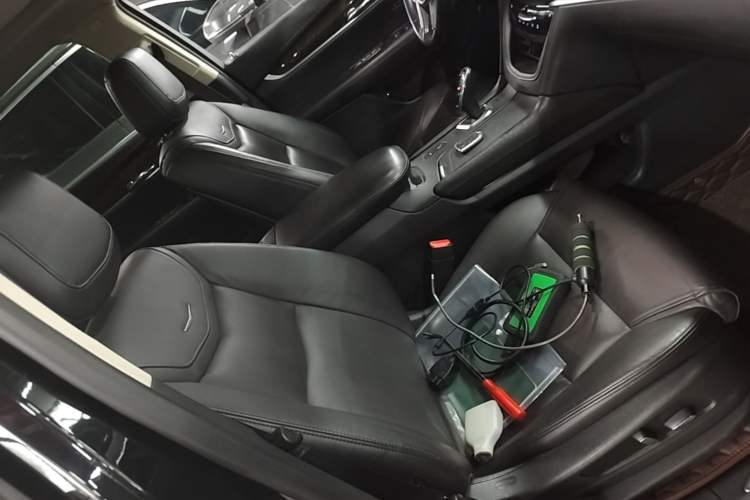 Used Cadillac XT5 2018 25T Luxury Model Right Front Seat