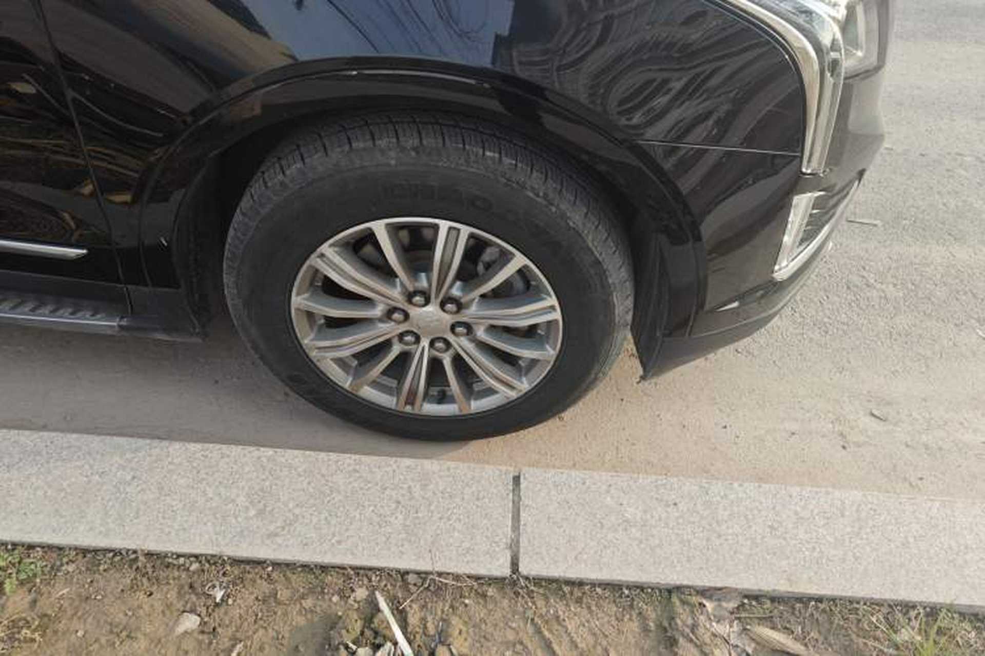 Used Cadillac XT5 2018 28T Four-Wheel Drive Luxury Model Right Front Wheel Hub