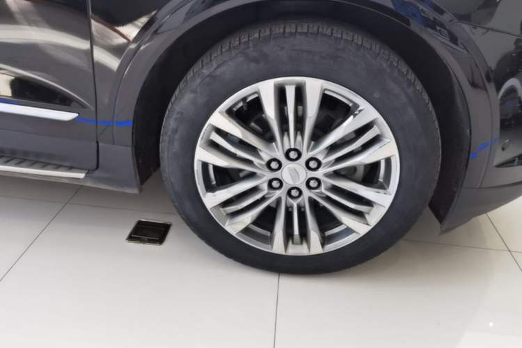 Used Cadillac XT5 2018 28E Four-Wheel Drive Leading Version Right Front Wheel Hub