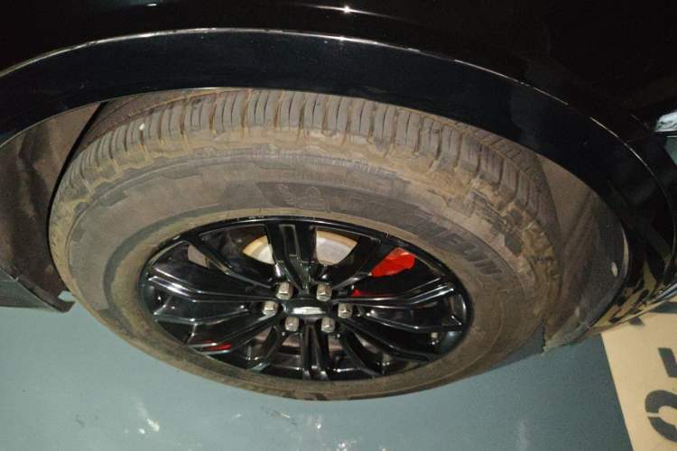 Used Cadillac XT5 2018 28E Four-Wheel Drive Tech Version Right Front Wheel Hub