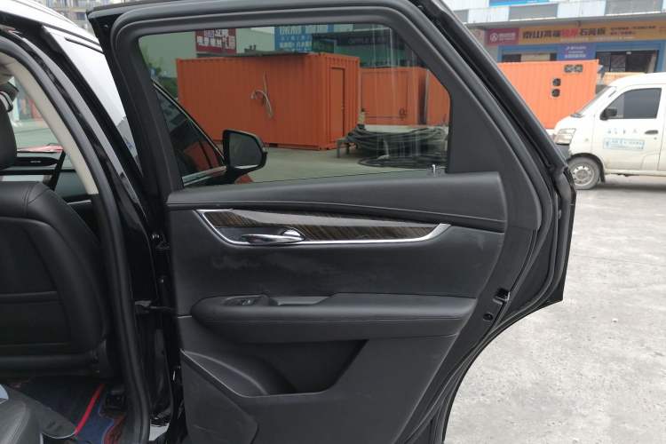 Used Cadillac XT5 2018 28T Four-Wheel Drive Luxury Model Right Rear Door Interior