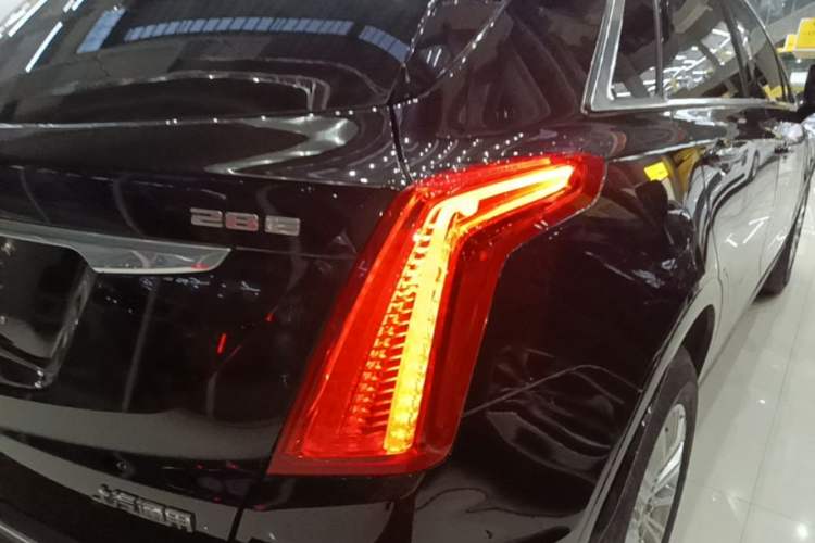 Used Cadillac XT5 2018 28E Four-Wheel Drive Tech Version Right Rear Taillight