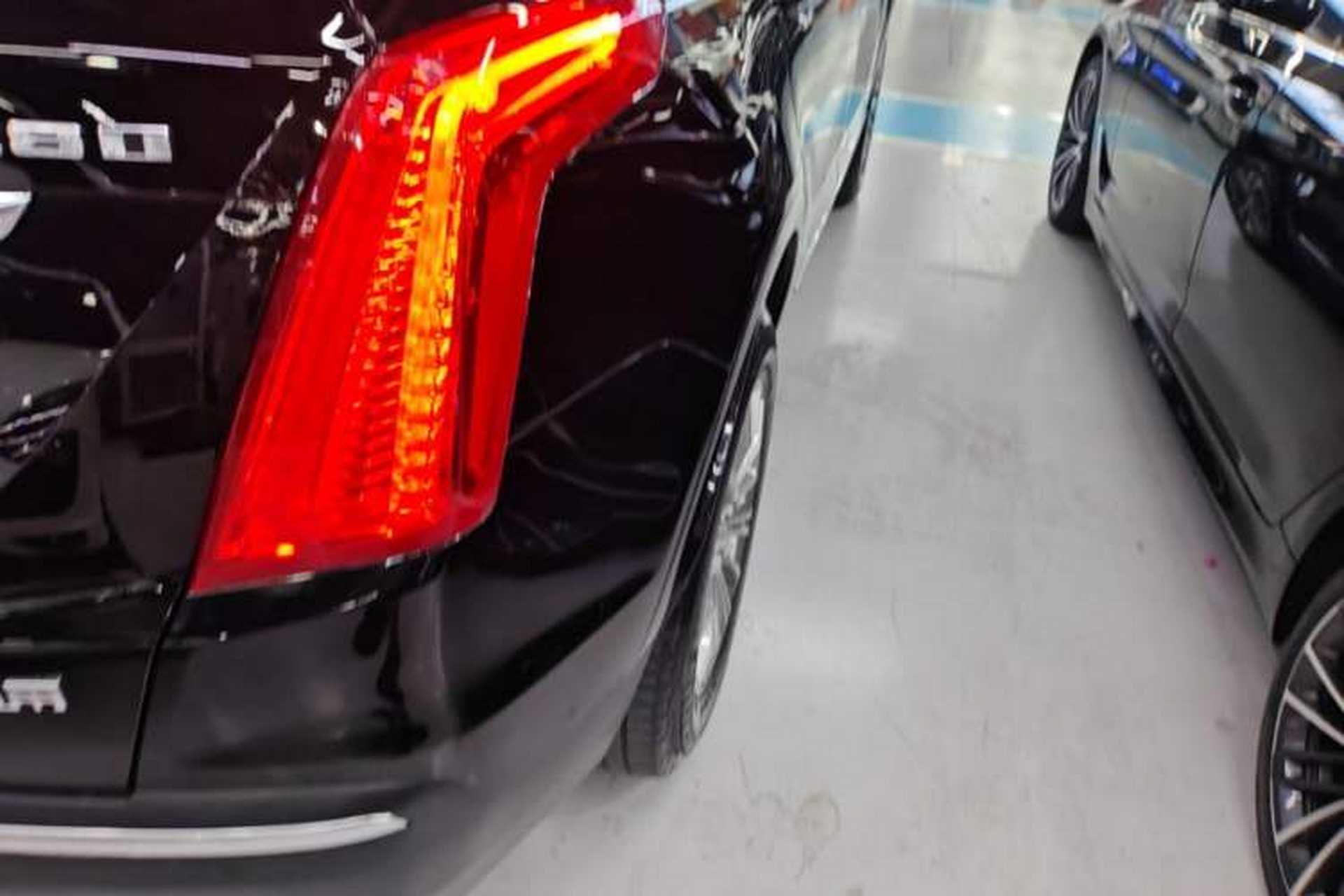 Used Cadillac XT5 2018 28T Four-Wheel Drive Luxury Model Right Rear Taillight