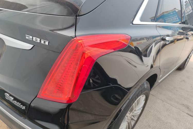 Used Cadillac XT5 2018 28T Four-Wheel Drive Luxury Model Right Rear Taillight