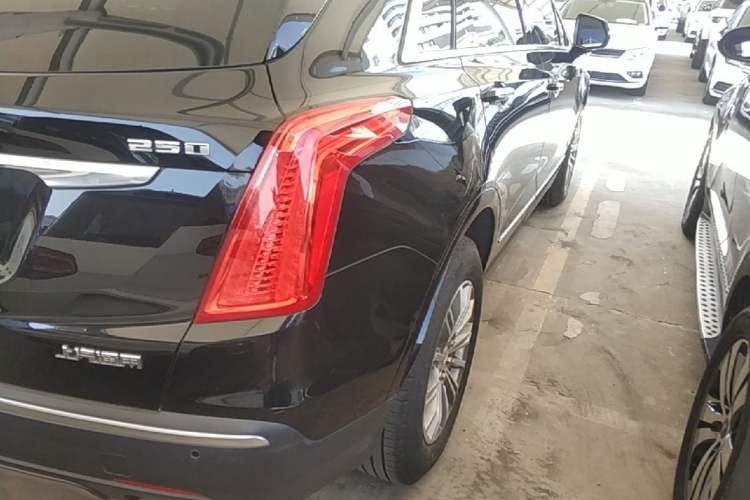 Used Cadillac XT5 2018 25T Luxury Model Right Rear Taillight