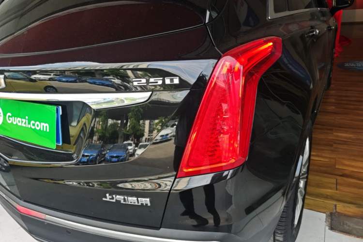 Used Cadillac XT5 2018 25T Luxury Model Right Rear Taillight
