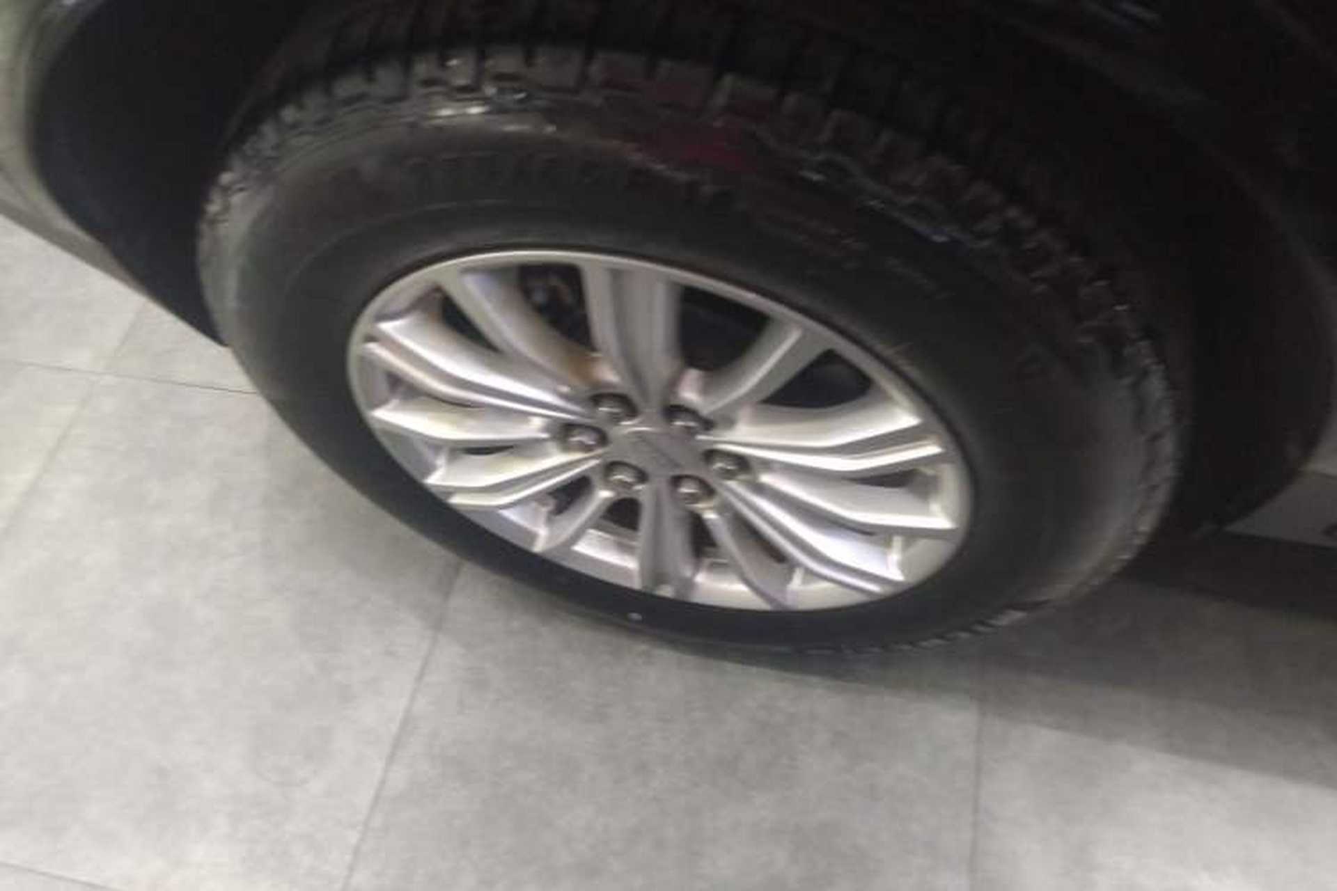 Used Cadillac XT5 2018 28E Four-Wheel Drive Tech Version Right Rear Wheel Hub