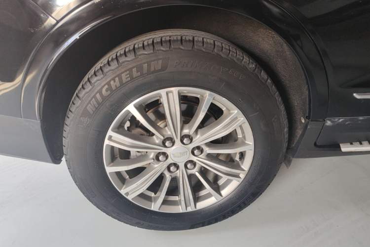 Used Cadillac XT5 2018 25T Luxury Model Right Rear Wheel Hub