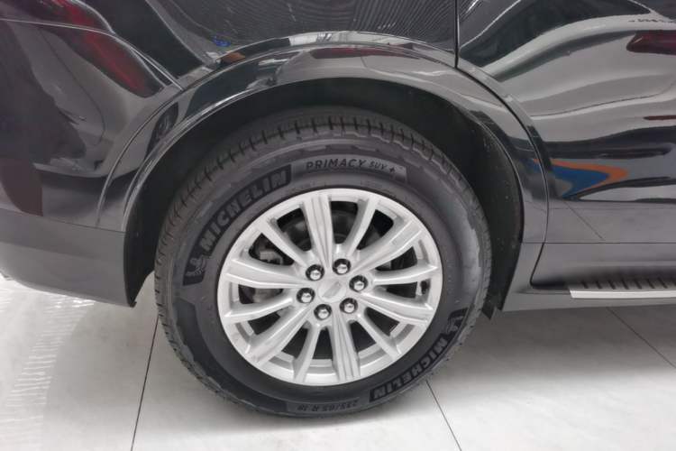 Used Cadillac XT5 2018 28E Four-Wheel Drive Tech Version Right Rear Wheel Hub