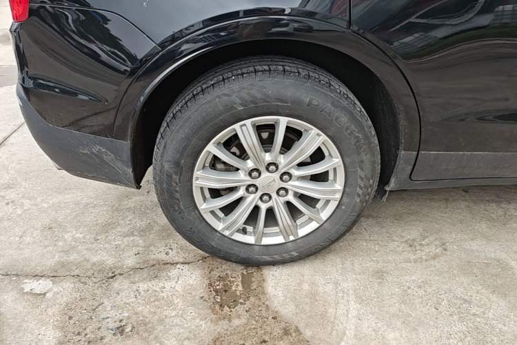 Used Cadillac XT5 2018 28E Four-Wheel Drive Tech Version Right Rear Wheel Hub
