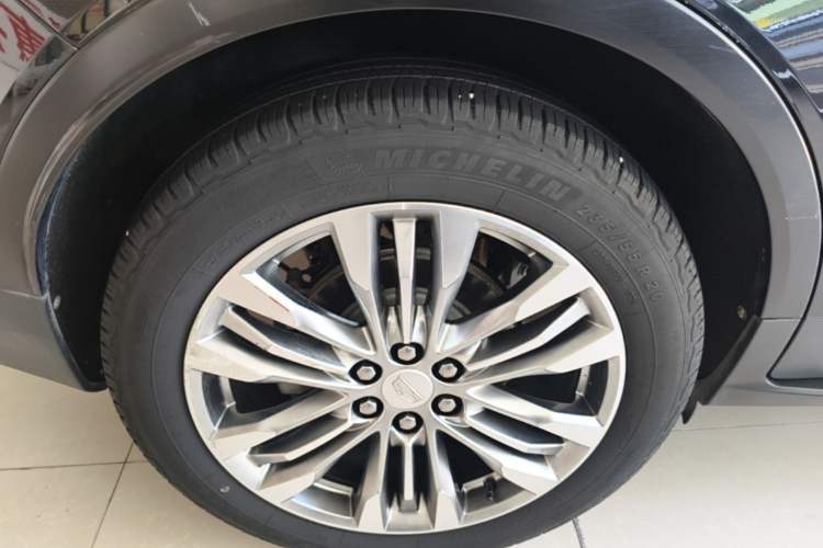 Used Cadillac XT5 2018 28E Four-Wheel Drive Leading Version Right Rear Wheel Hub