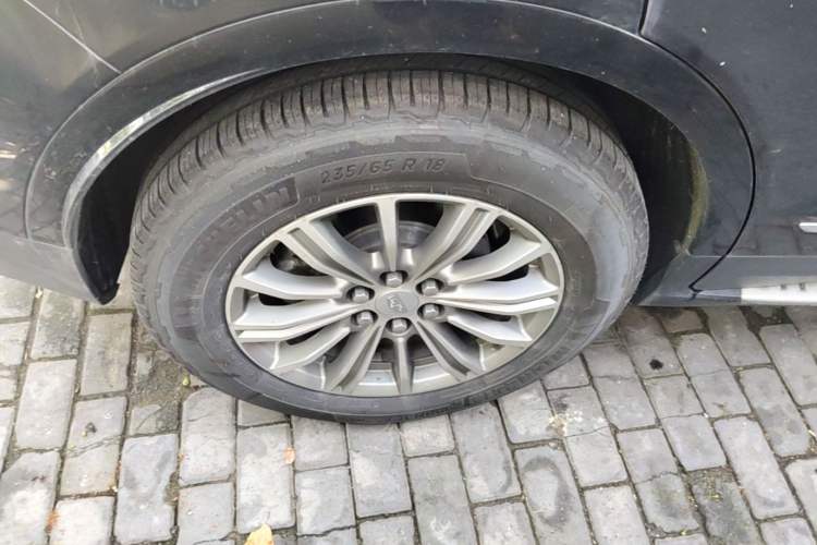 Used Cadillac XT5 2018 28T Four-Wheel Drive Luxury Model Right Rear Wheel Hub