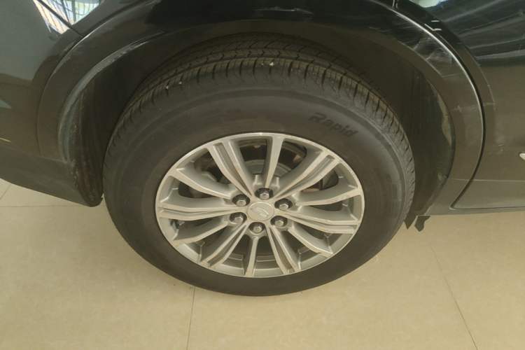 Used Cadillac XT5 2018 25T Luxury Model Right Rear Wheel Hub
