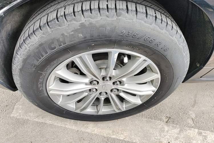 Used Cadillac XT5 2018 28T Four-Wheel Drive Luxury Model Right Rear Wheel Hub