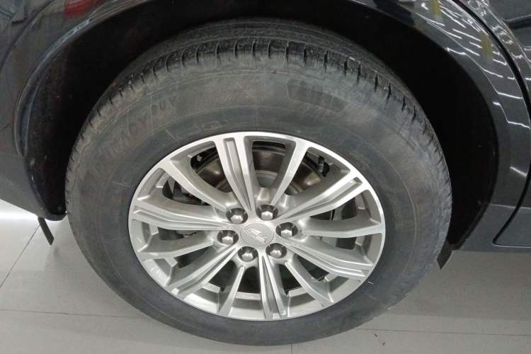 Used Cadillac XT5 2018 25T Luxury Model Right Rear Wheel Hub