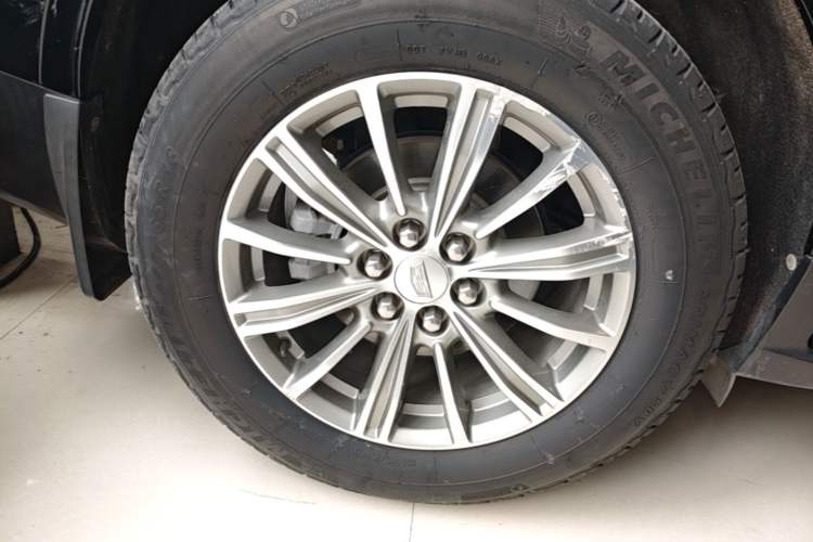 Used Cadillac XT5 2018 25T Luxury Model Right Rear Wheel Hub