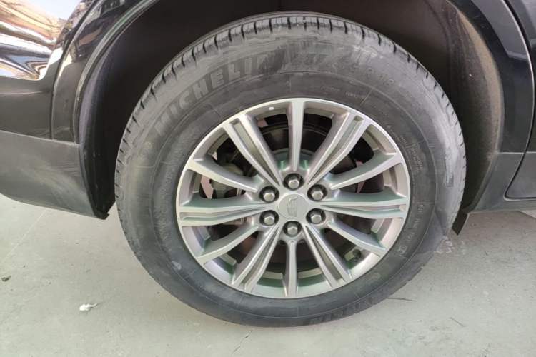 Used Cadillac XT5 2018 25T Luxury Model Right Rear Wheel Hub