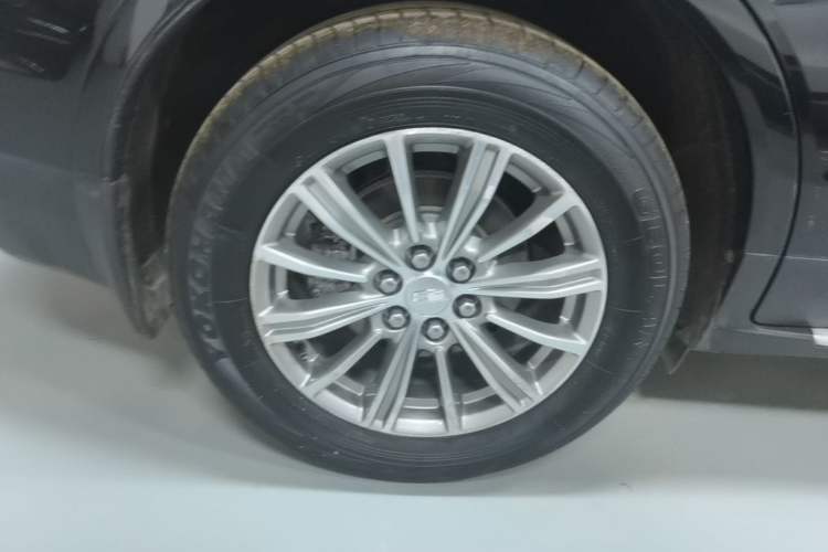 Used Cadillac XT5 2018 28T Four-Wheel Drive Luxury Model Right Rear Wheel Hub