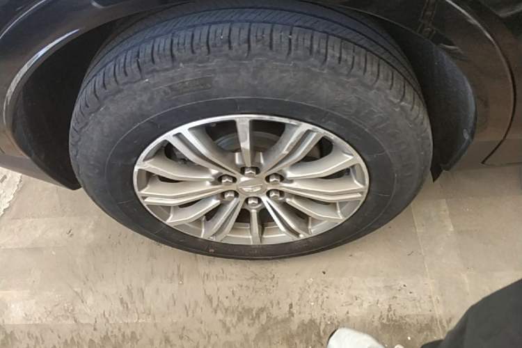 Used Cadillac XT5 2018 25T Luxury Model Right Rear Wheel Hub